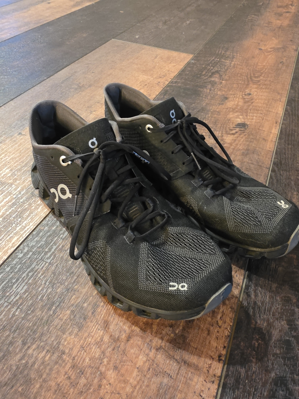 On Cloud X Women’s Black Running Training Shoes Size 10